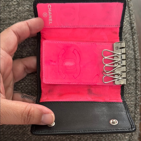 Chanel Black Quilted Key/Card Holder - Picture 2 of 4